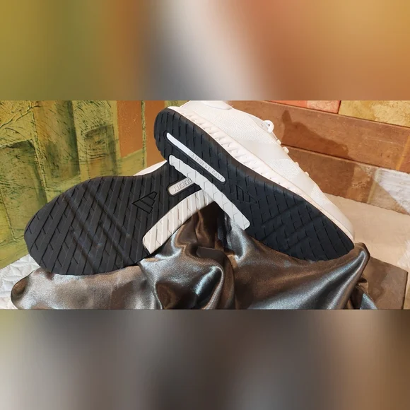 Adidas Men's White and Black Running Shoes - Picture 6 of 6